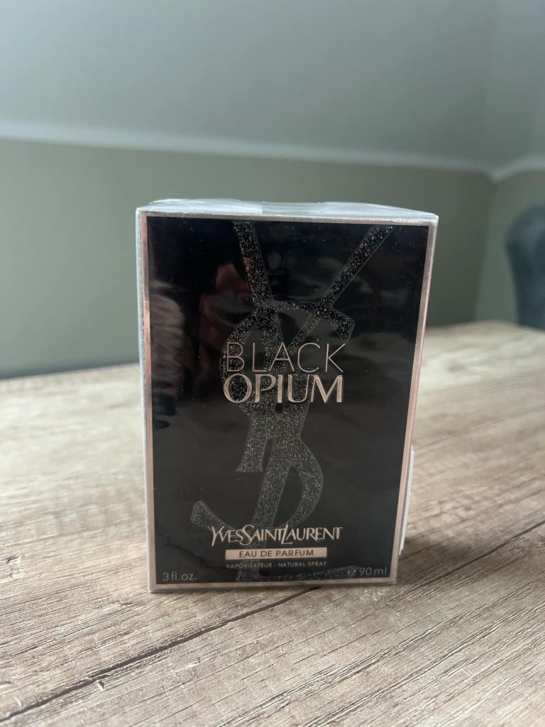 Black opium Yves Saint Laurent damskie