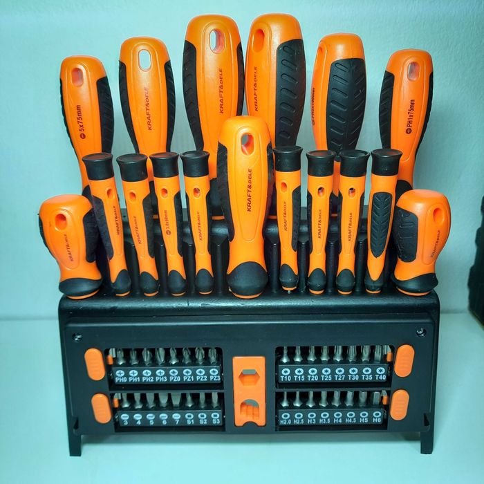 Zestaw śrubokrętów bitów TORX + magnetyzer 50szt. KD10950