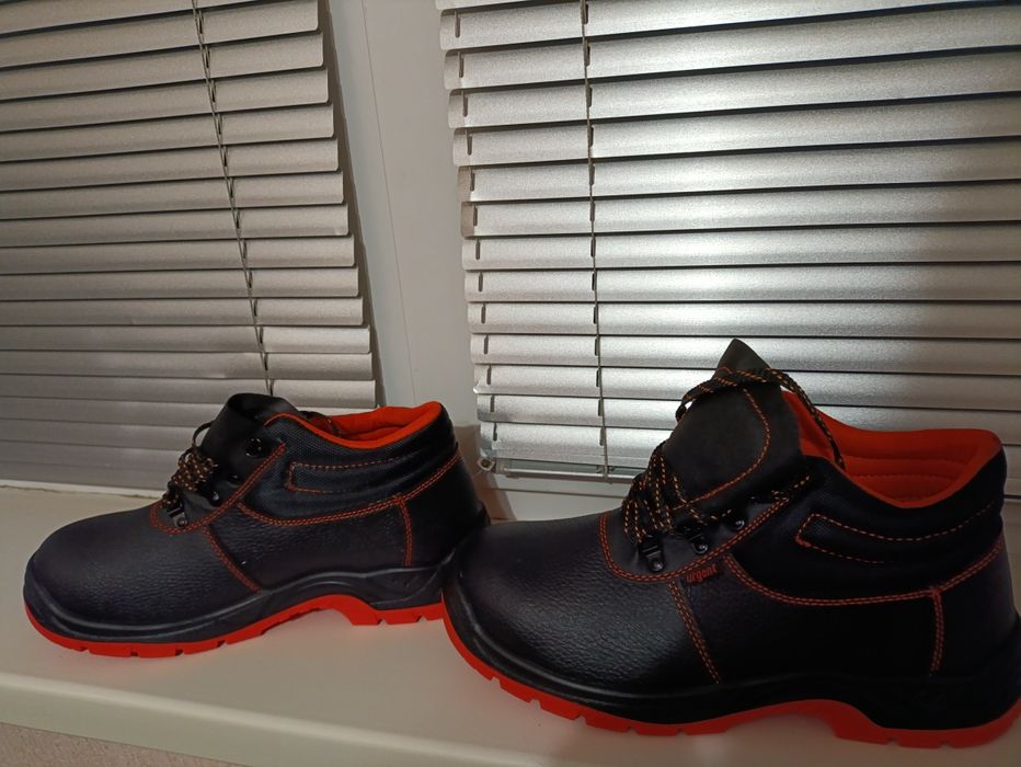 Шкіряне робоче захисне взуття
