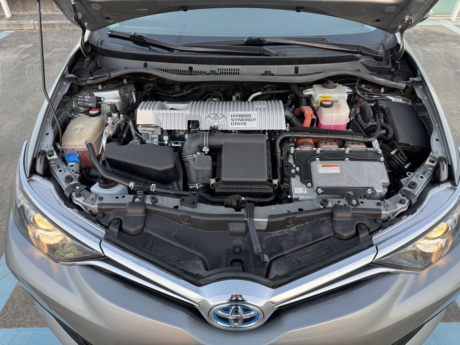 Toyota Auris Touring S. Híbrida + GPL Garantia Toyota Relax até 2027