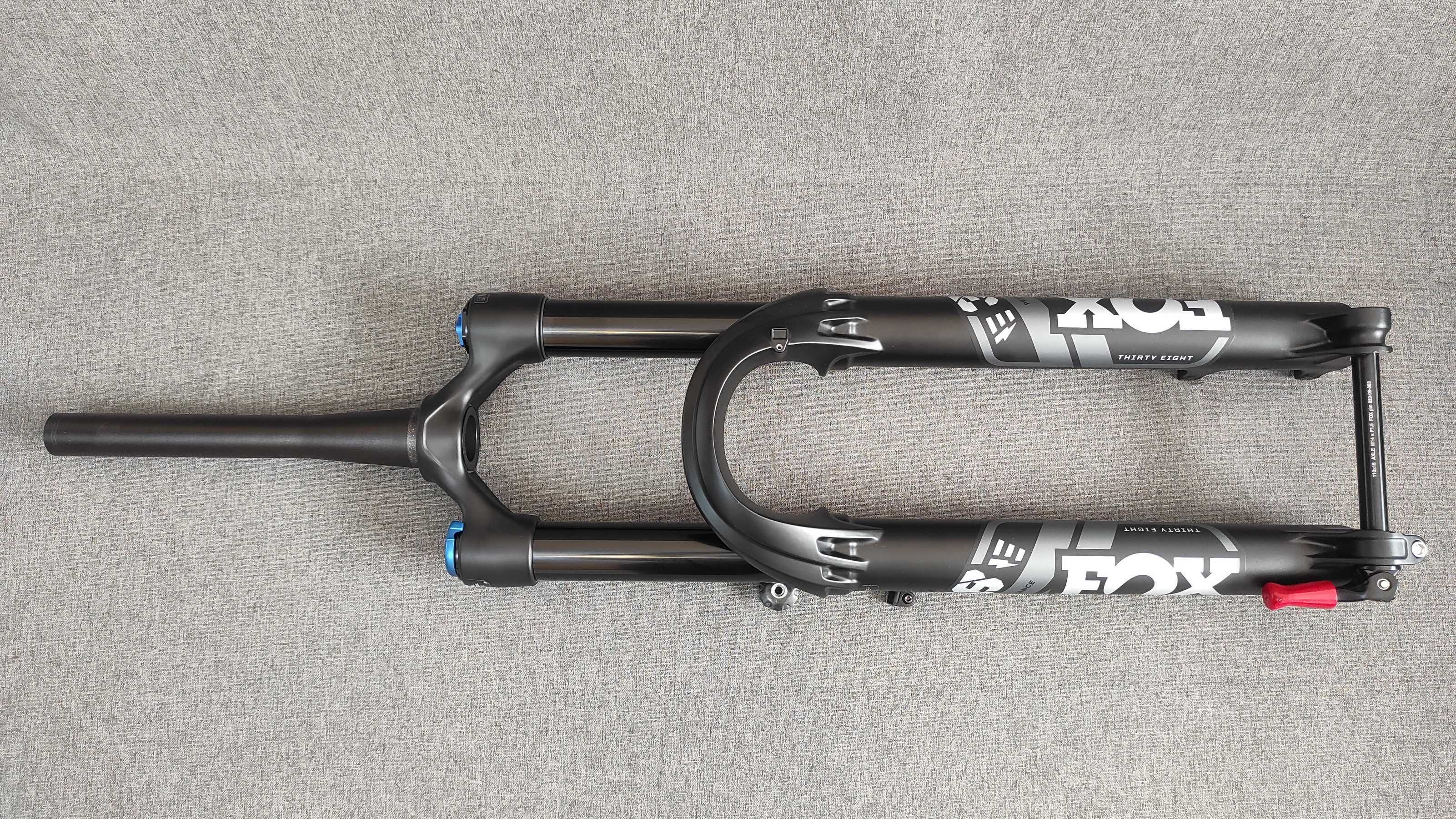 Вилка 29" Fox Racing Shox 38 Float Performance, (Hoвая)