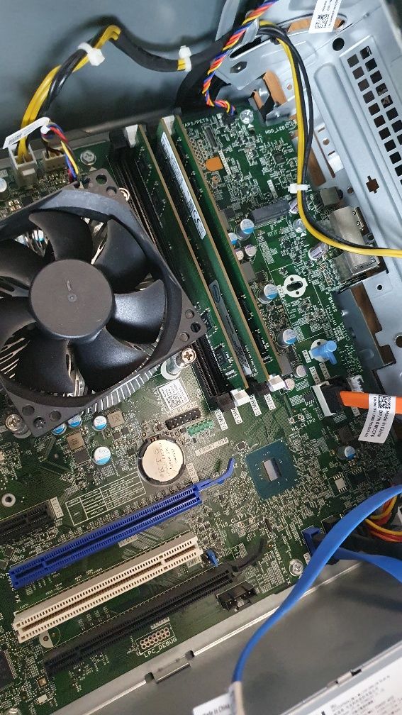 Dell Optiplex 7050, i7-7700, ddr 4 16gb, ssd 250gb, win 10