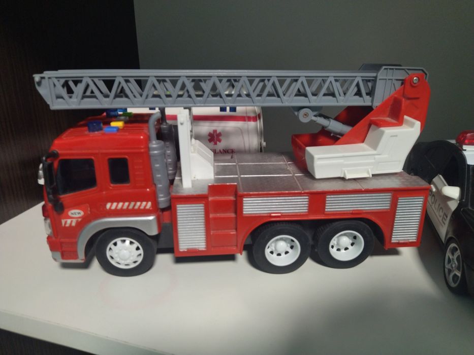 Поліцейська, пожежна, швидка машини