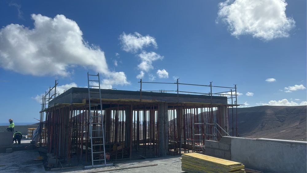 Precisando de uma empresa para dar andamento em sua obra estamos aqui