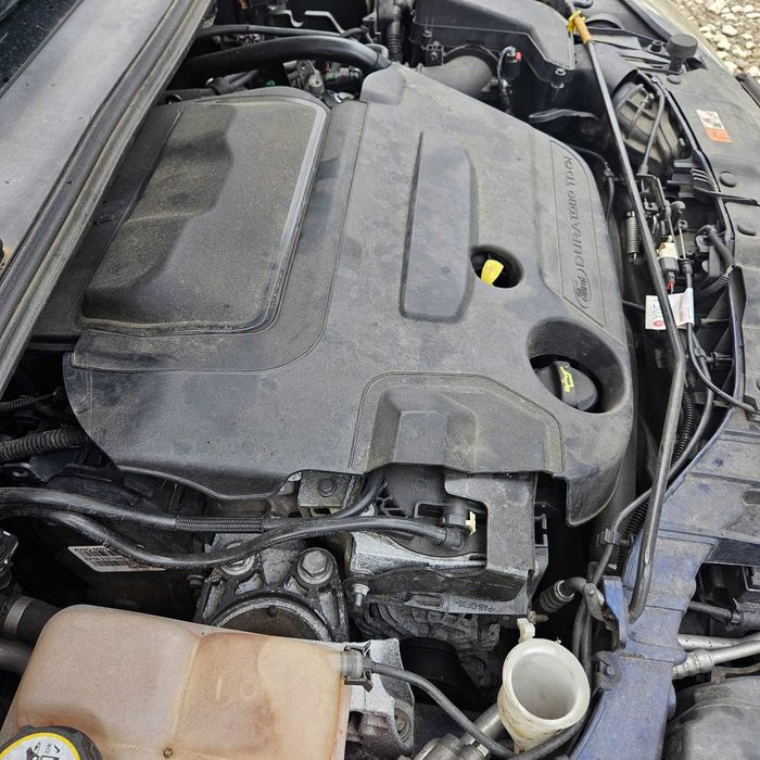 Posiadam czesci ford focus mk3 kombi 2013r 2,0tdci  kod lakieru IB