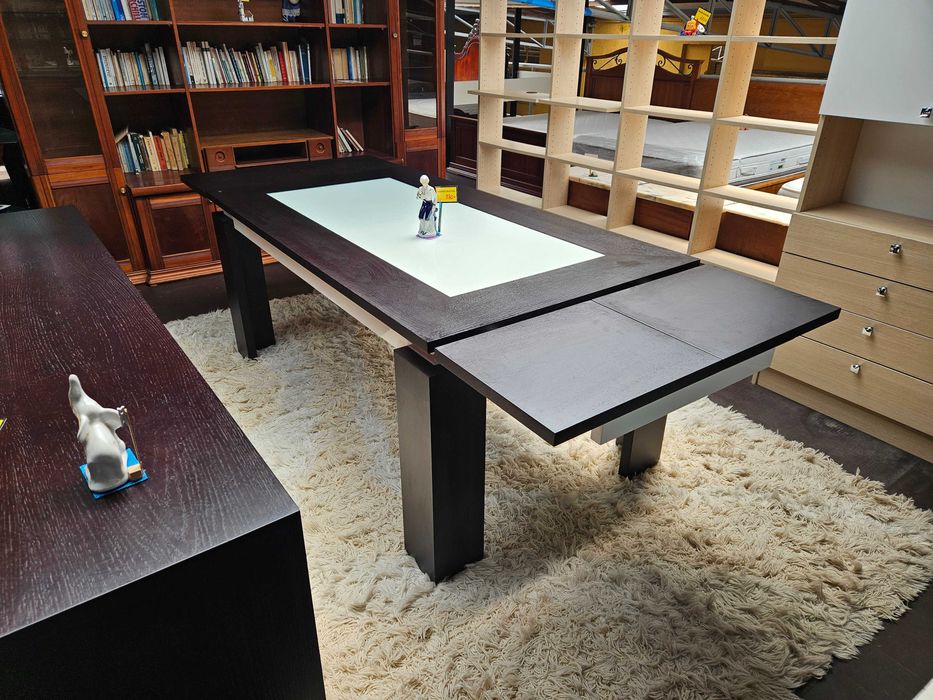 Mesa de sala com acabamento de vidro - Extensível - Muito bom estado