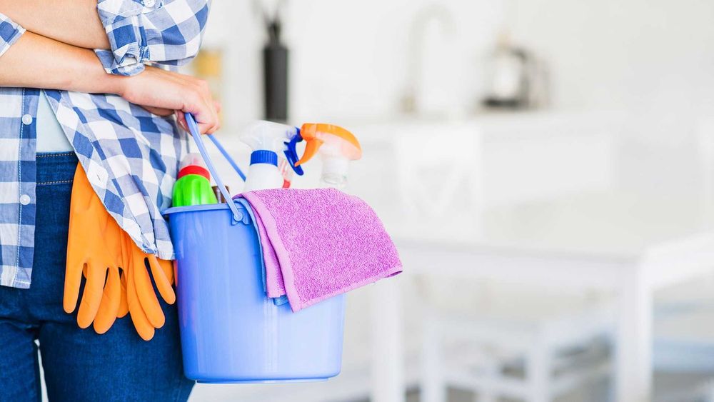 sprzątanie domów i mieszkań, mycie okien, obsługa imprez domowych