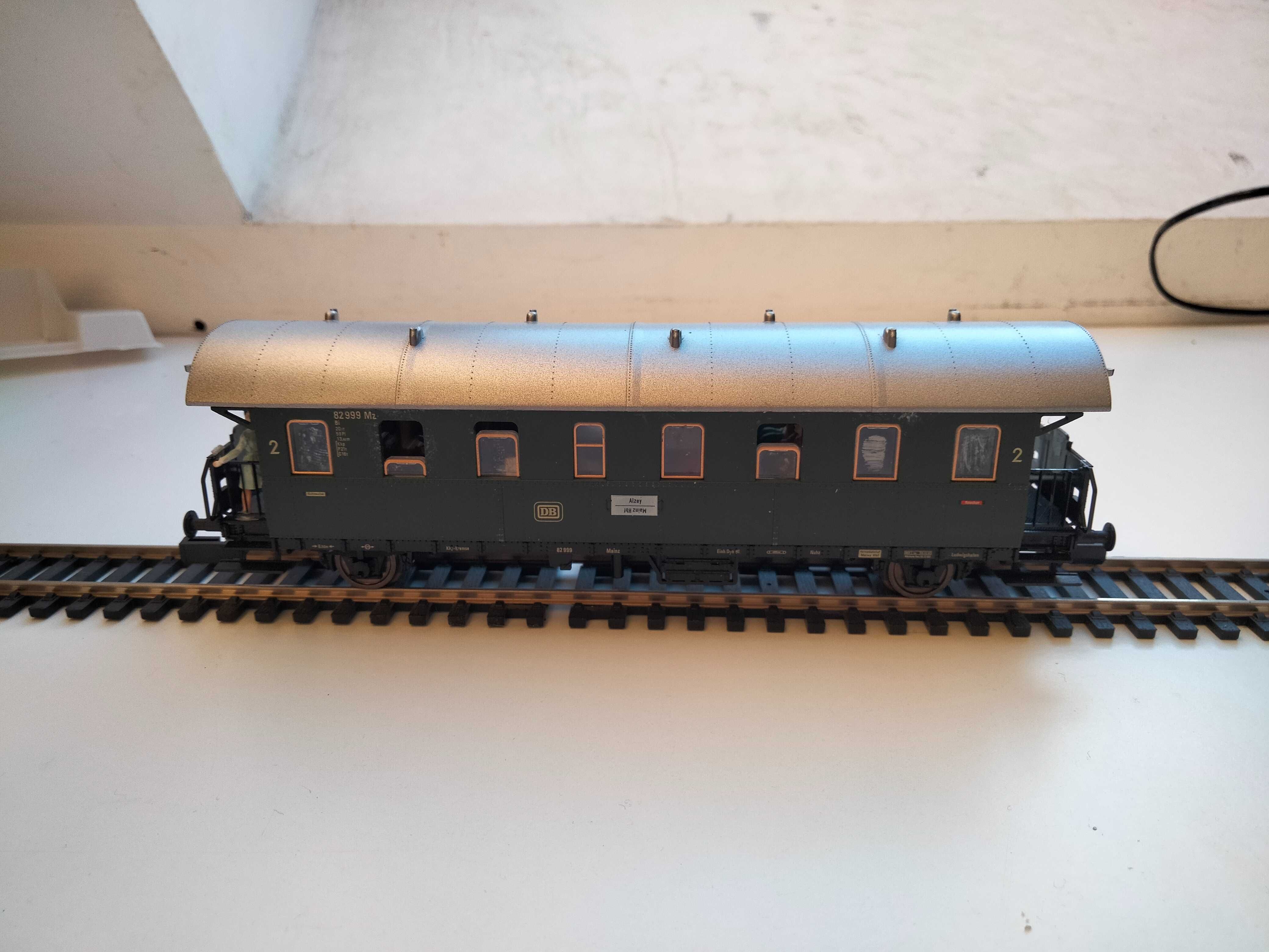 Model wagonu kolejowego DB Fleischmann H0 - 5075, 5076, 5077 (5 szt.)