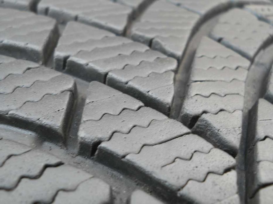 Opony zimowe 215/60R16 XL Bridgestone 2021/2022r cena za 2szt + MONTAŻ