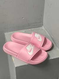 Жіночі шльопанці Nike Slides Pink