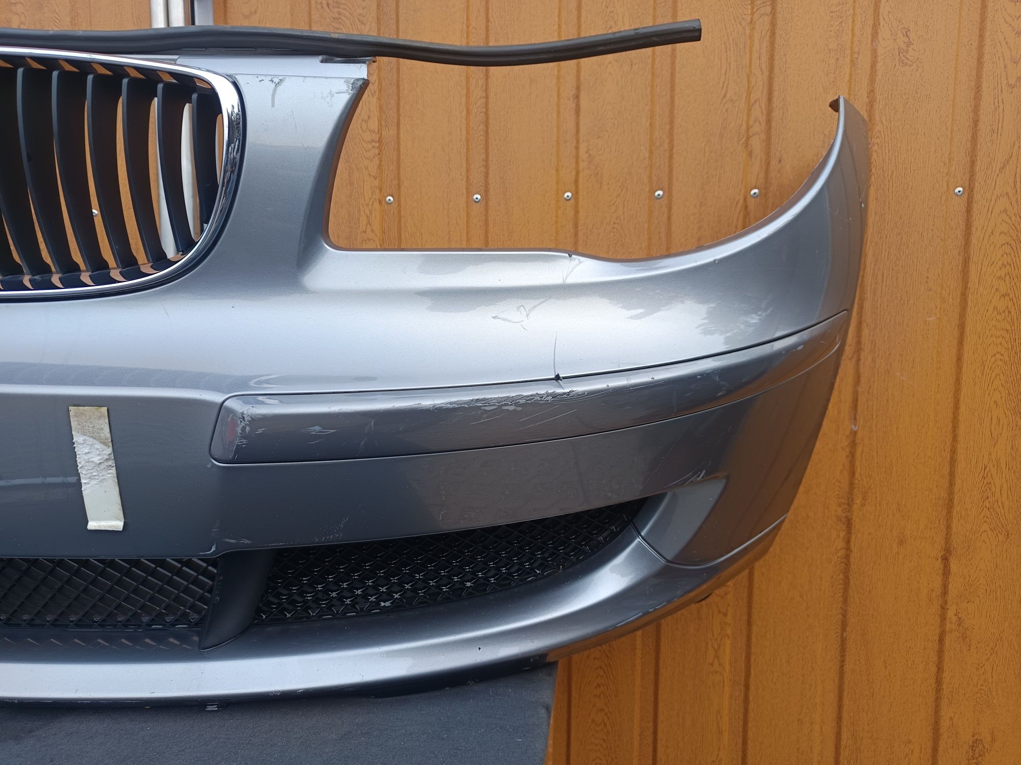 BMW 1 E81 Zderzak Przedni