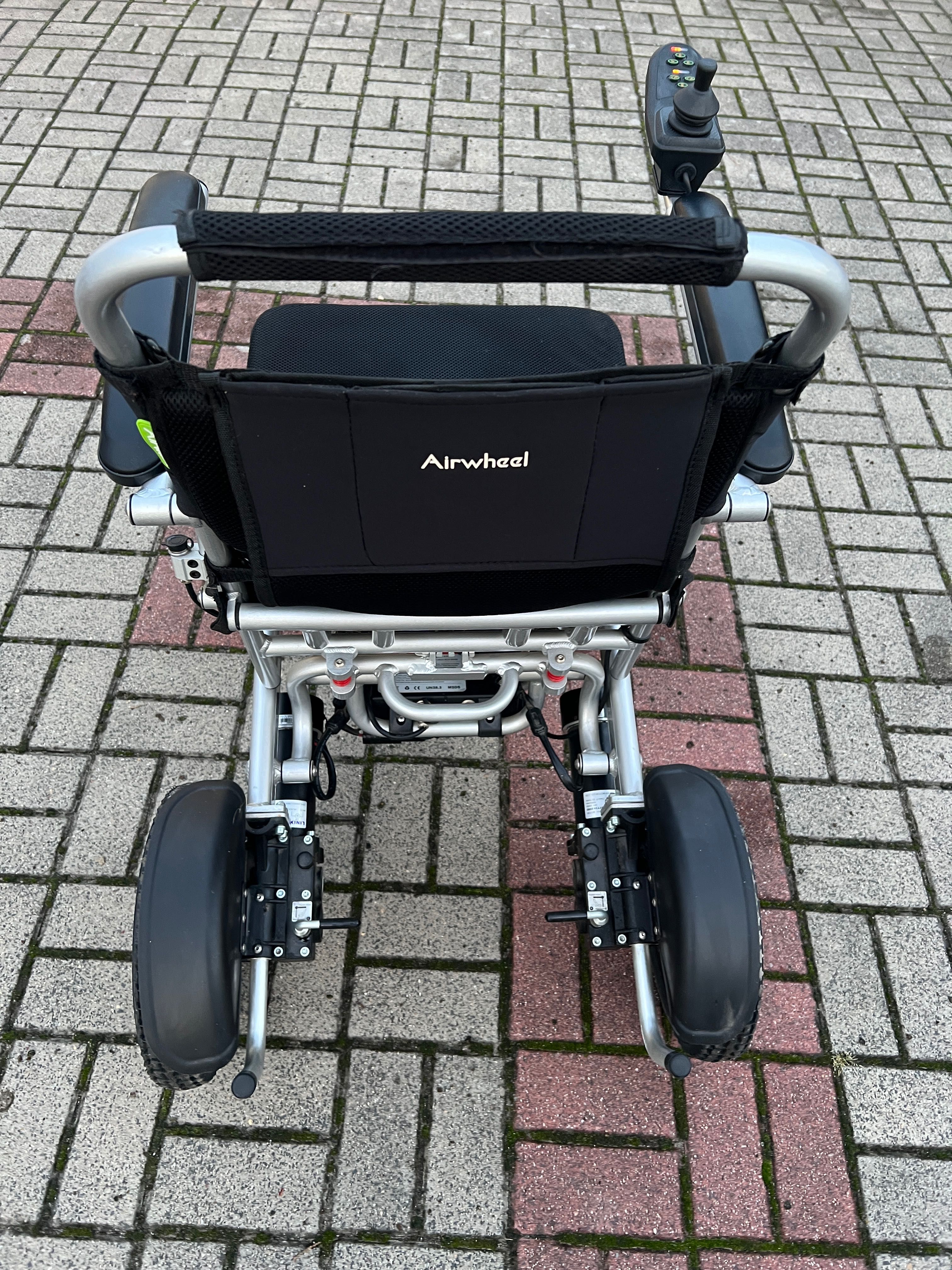 Elektryczny wózek inwalidzki airwheel.
