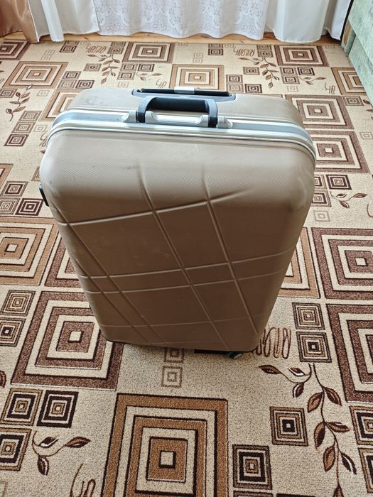 Велика валіза чемодан