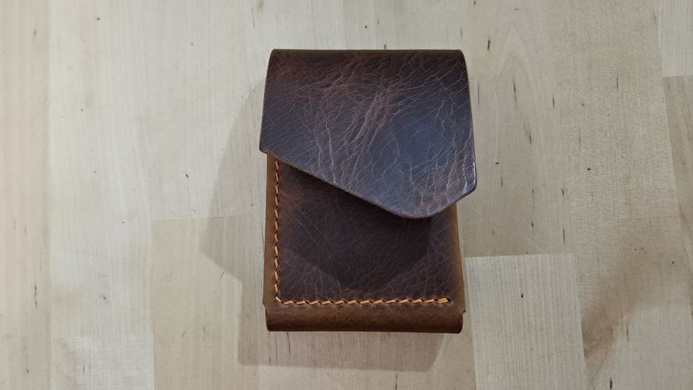 Borubar Skóroszyj - minimalistyczny portfel z fantastycznej skóry