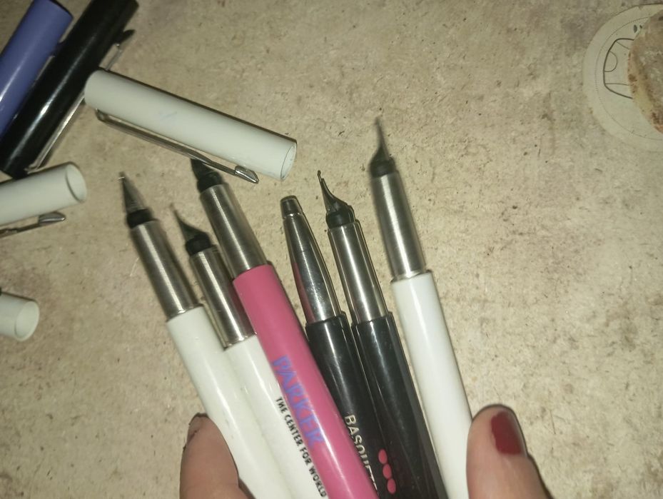 6 canetas Parker sem tinta uma sem aparo