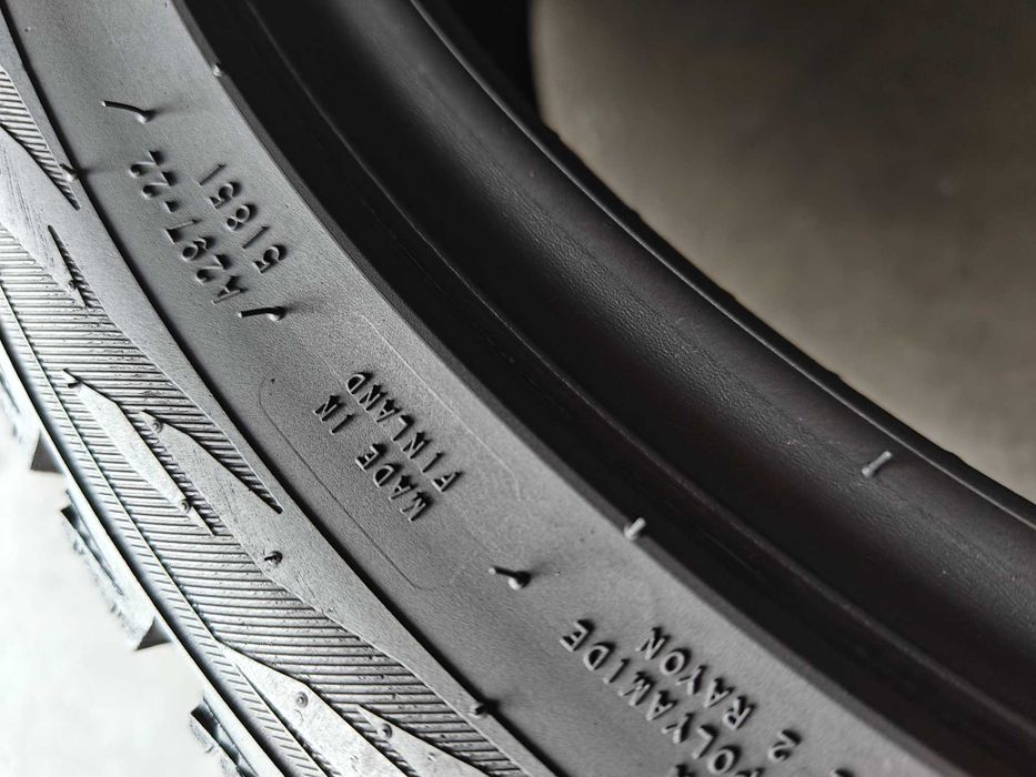 R18 235 40 шини фінки зимові Nokian HakkapeliittaR3 агресивні арктичні