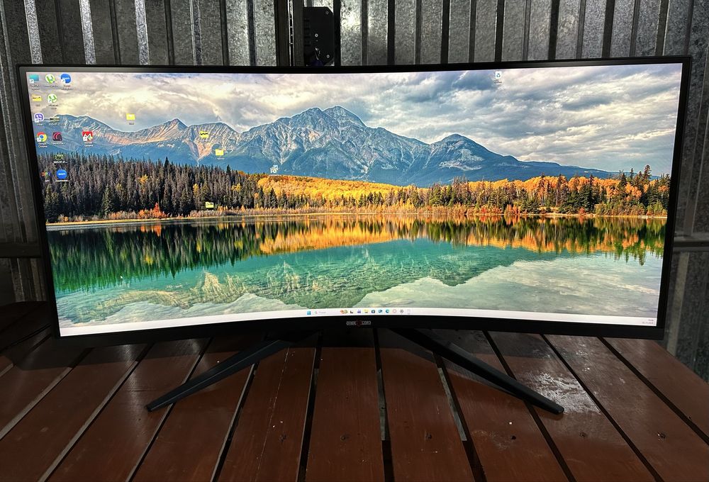 34ʼʼ QUBE Overlord C34UQ144