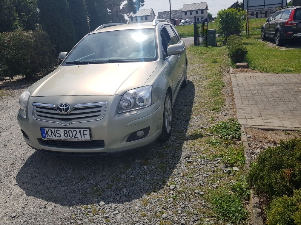 Toyota Avensis 2.0 vvti bogate wyposażenie zamiana