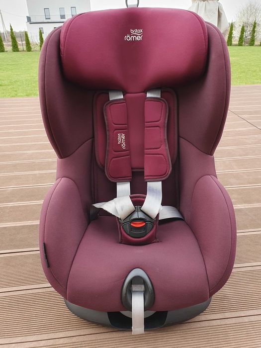 Автокрісло Britax Römer TRIFIX2 i-SIZE (Burgundy Red) 9-18кг 76-105см