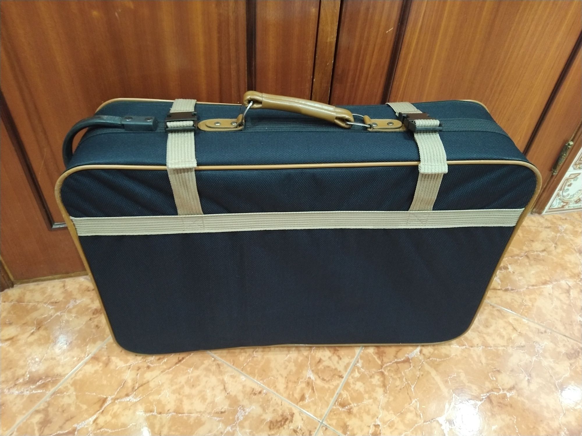 Mala malas 23kg viagem casa quarto apartamento carro avião  autocarro.