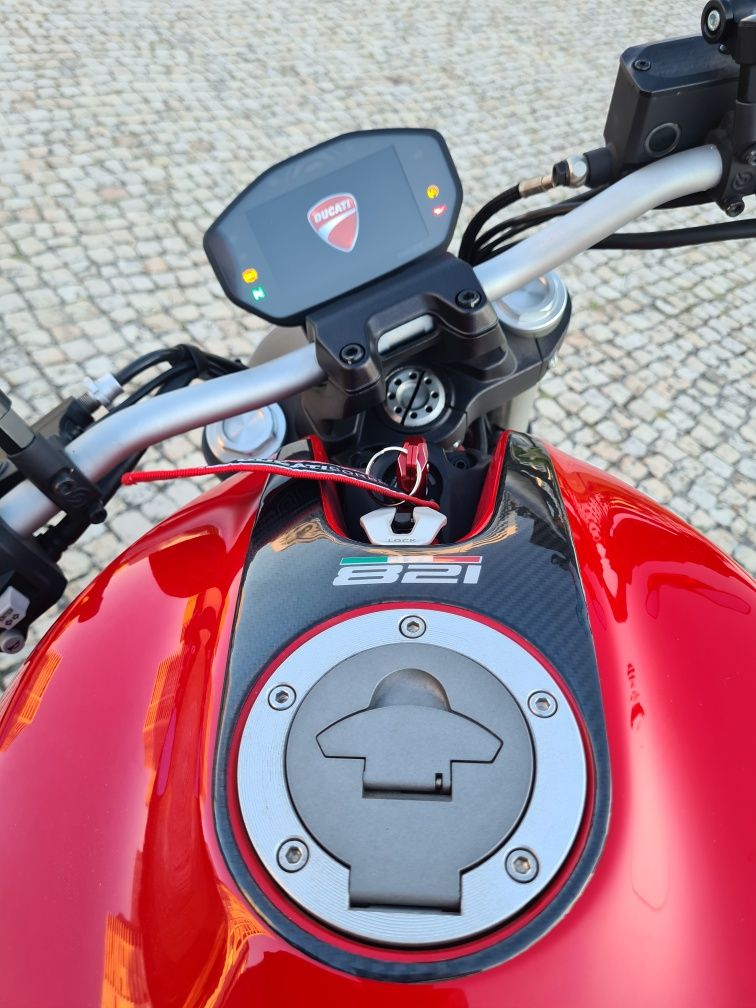 Ducati Monster 821 Red 2018