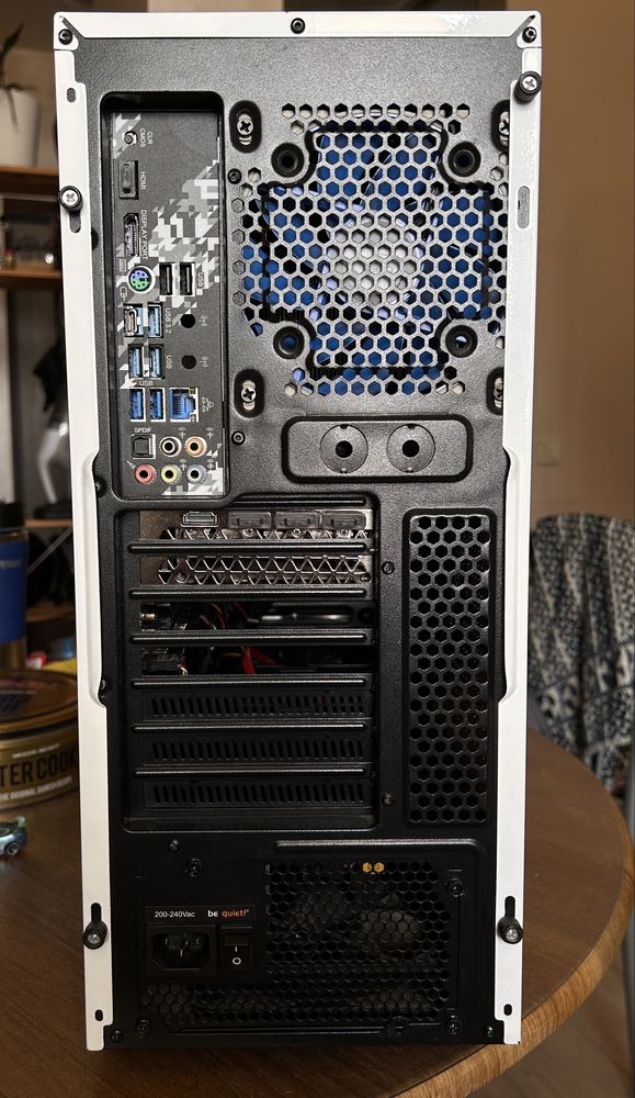Ryzen 5600x. RTX 3060 12gb. RAM 32 ddr4. Системник