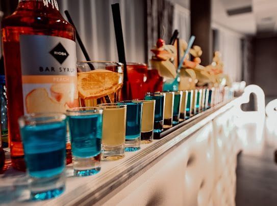 Mobilny Drink Bar - Usługi barmańskie - Wesele Barman - Drinkbar! DJ!