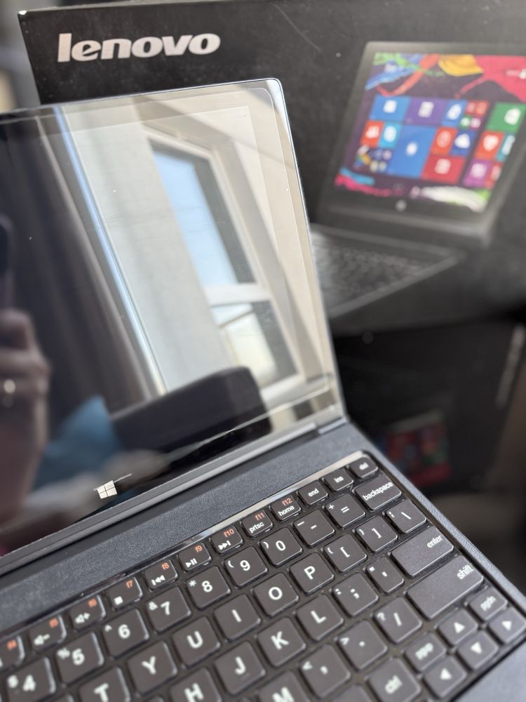Lenovo tablet z klawiatura komputer