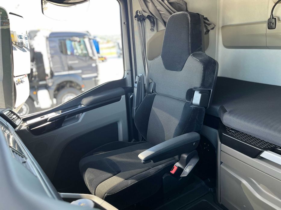 MAN TGX 26.470 6X2-4 LL BDF 2021 Промтоварний фургон-контейнер