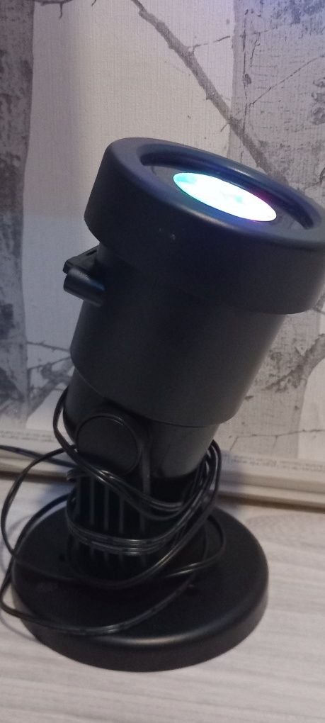 Projektor na sciany/ sufit