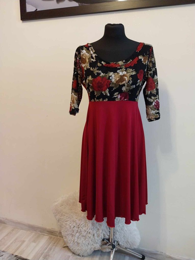 Elegancka sukienka  na imprezy okolicznościowe