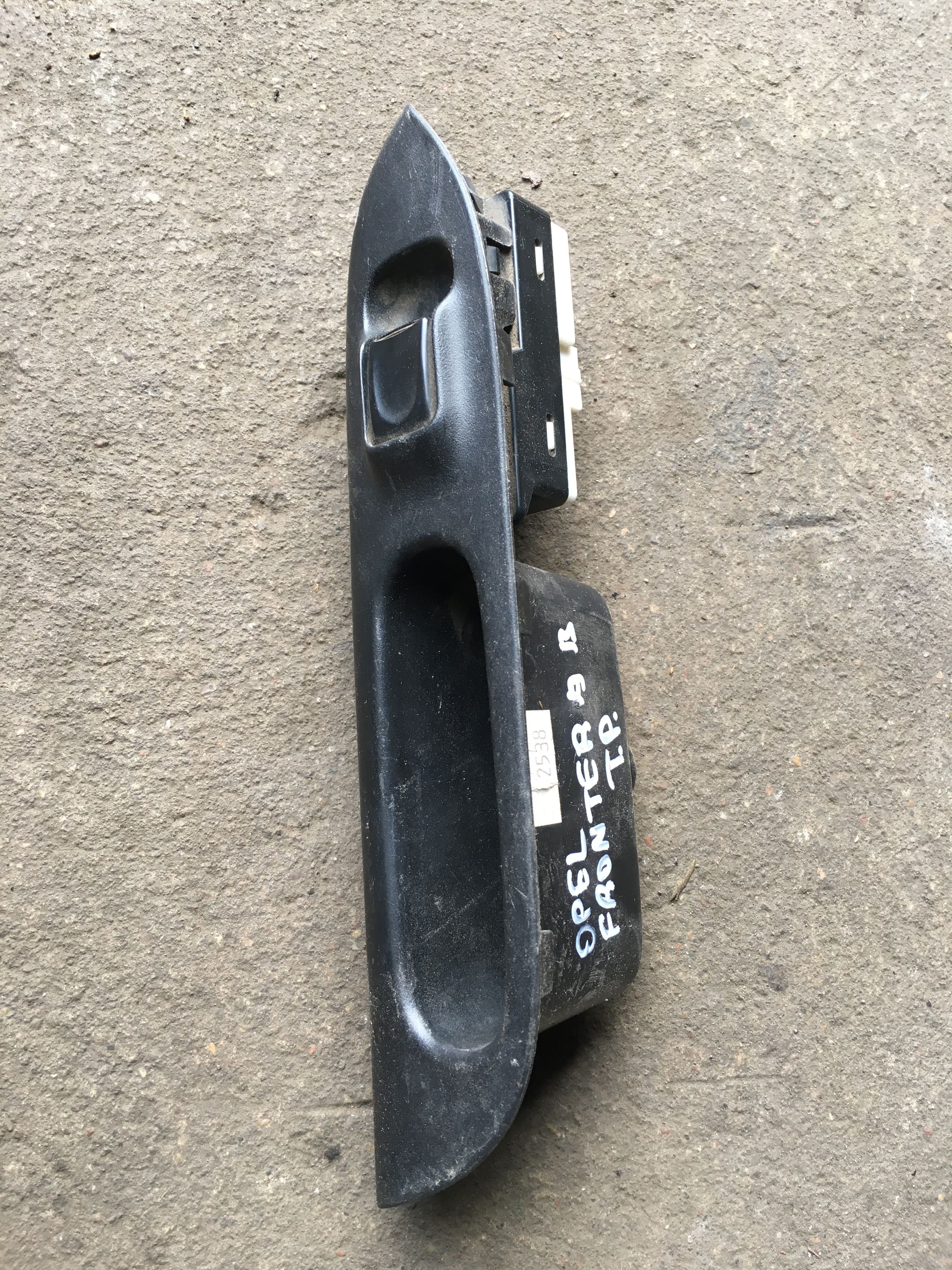 Opel Frontera B - panel szyb