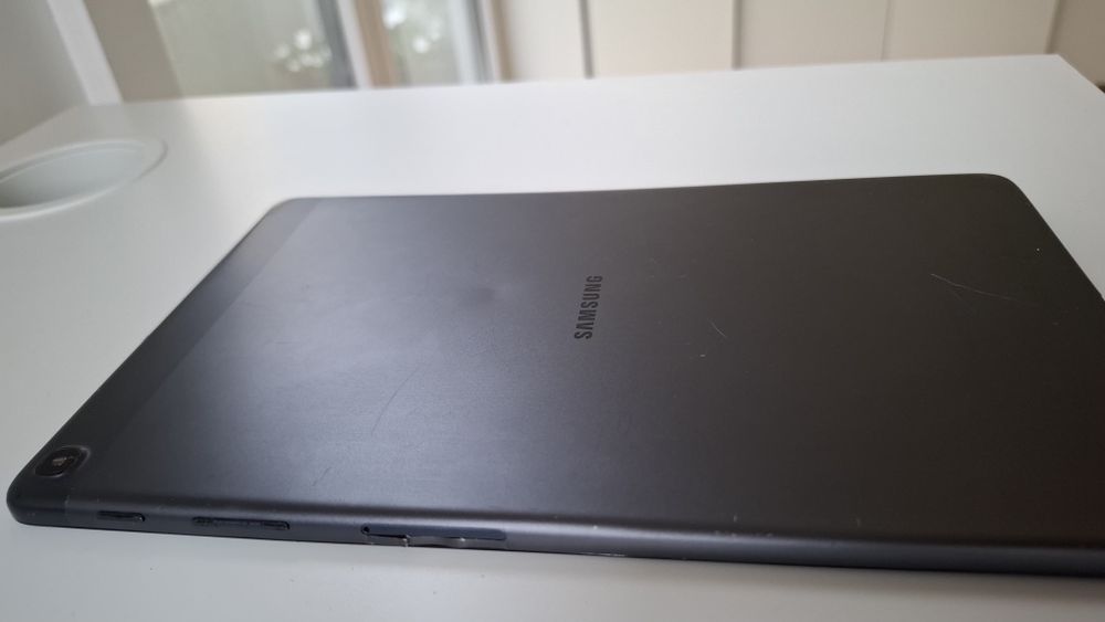 Samsung Galaxy tab A com capa de marca EasyAcc