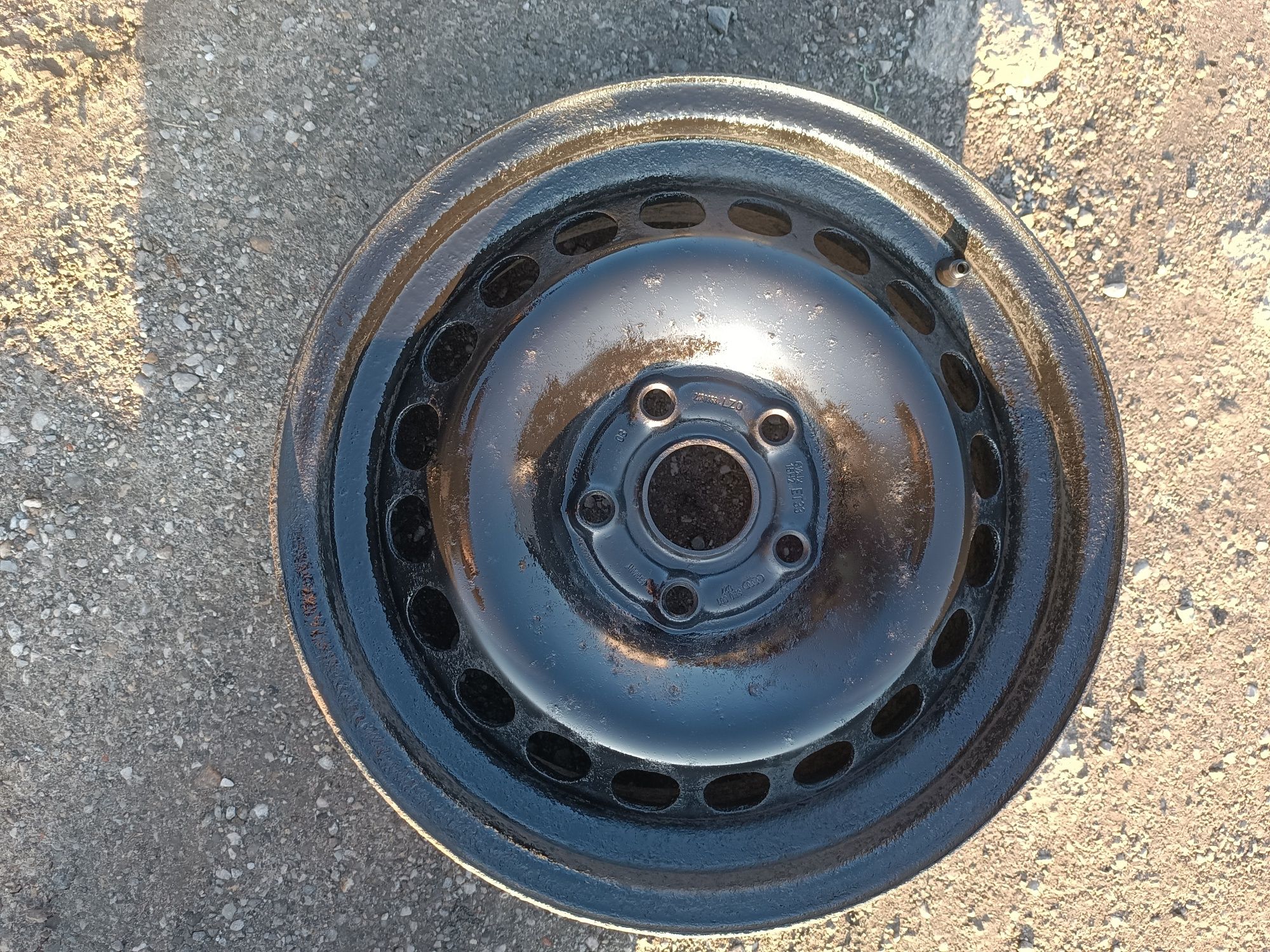 Felgi stalowe 15 Volkswagen, Audi, Skoda 5x112 et33 4szt