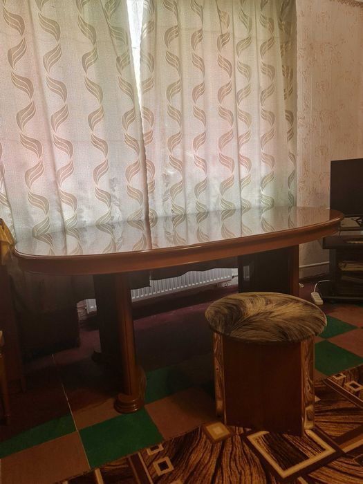 Продам стіл зі стільцем