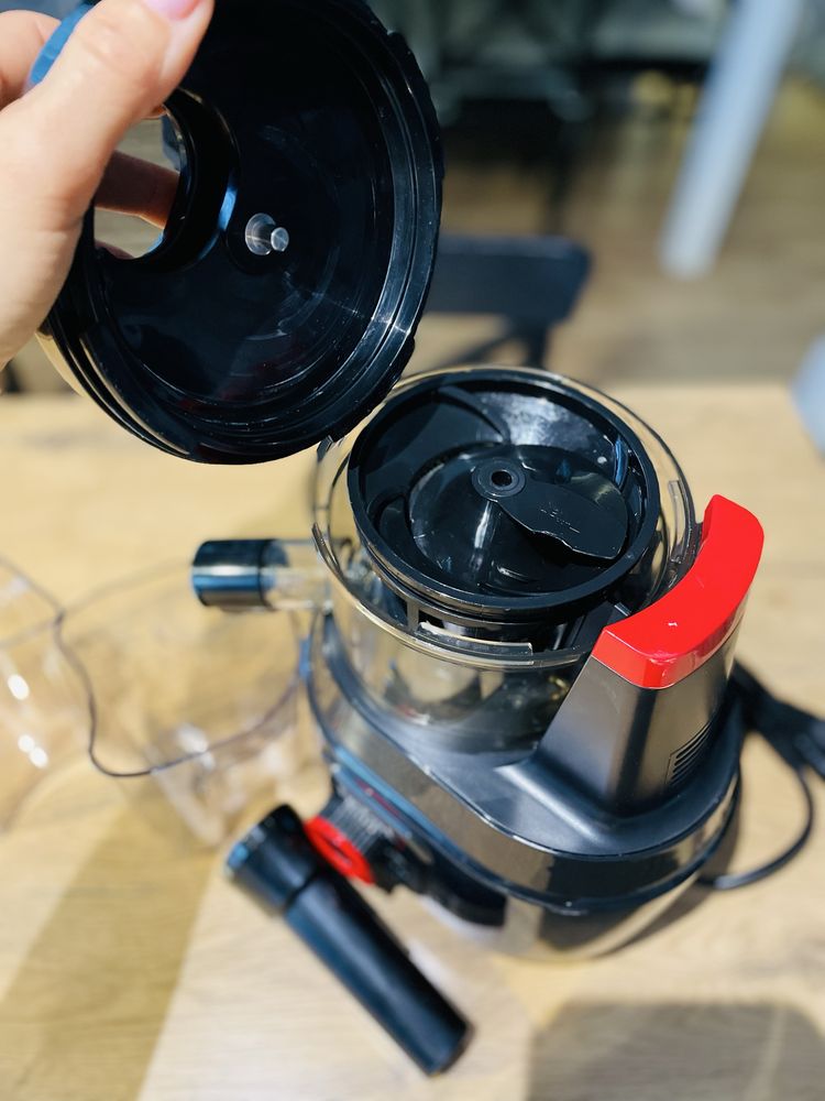 Sokowirówka Tefal Juiceo – wolnoobrotowa wyciskarka do soków