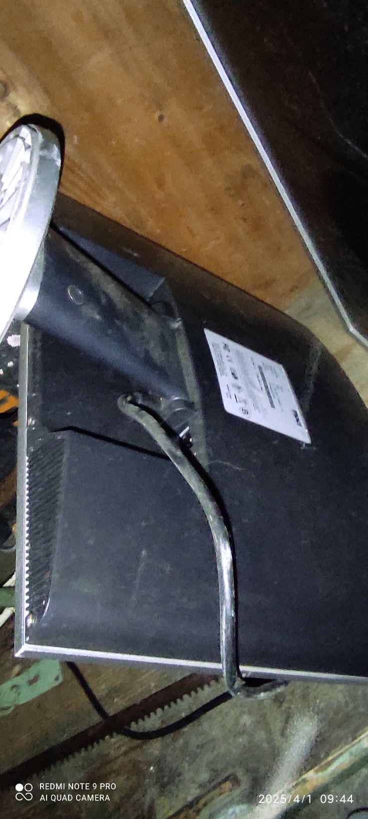 Dwa monitory komputerowe