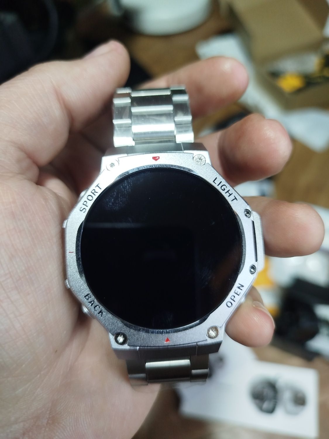 Смарт часы а титановом корпусе,GPS, NFC, AMOLED.