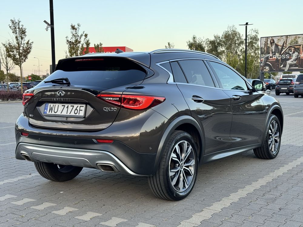infiniti Q30 Automat Full Opcja