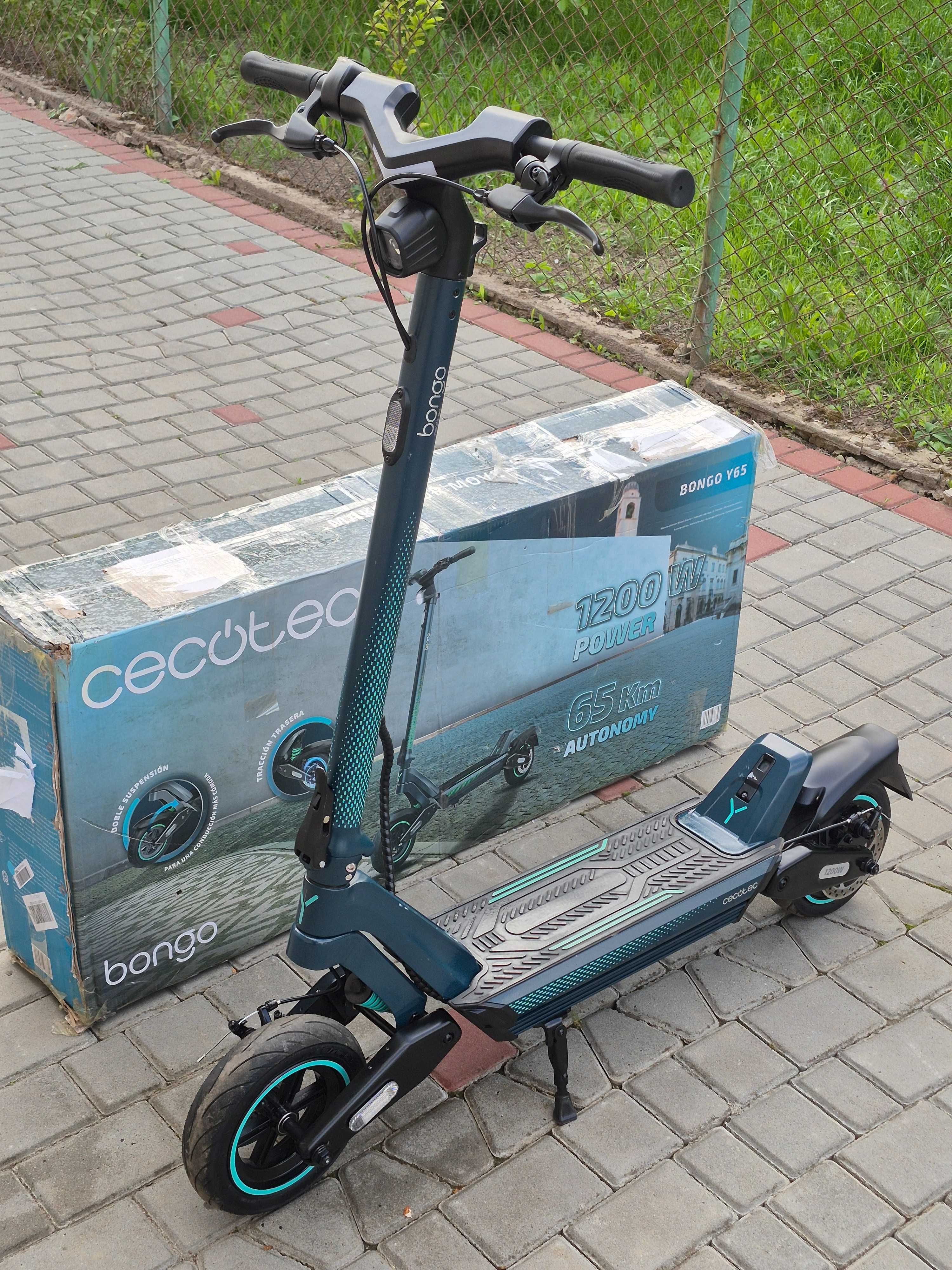 Електричний самокат Cecotec Bongo серії Y65