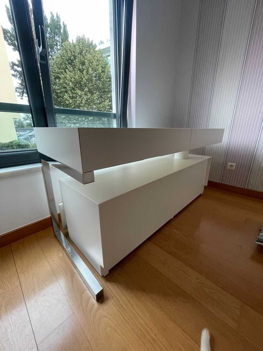 Cómoda + Secretária