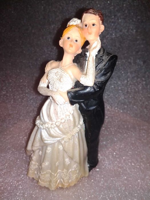 Статуэтка новобрачных небольшая современная