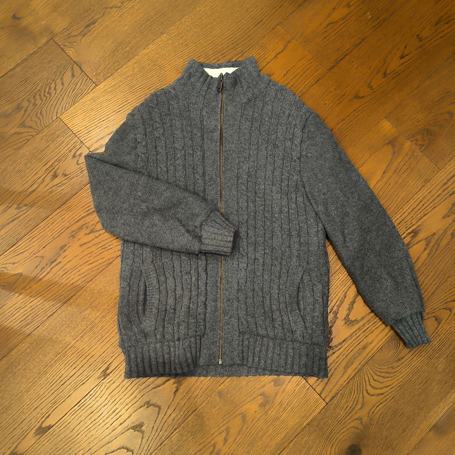 Stylowy sweter Esprit rozmiar M – wygoda i elegancja!