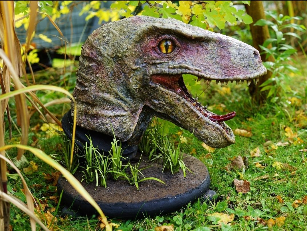 Dinozaur Jurassic Park rzeźba