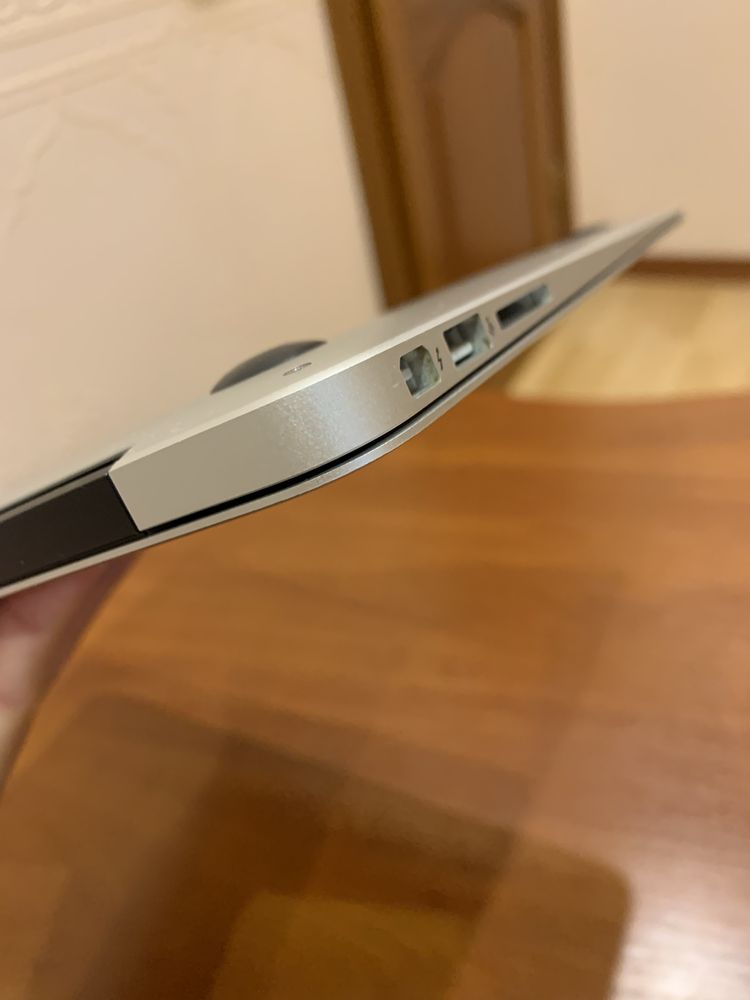 MacBook Air 128 gb Чудовий небитий без проблемний