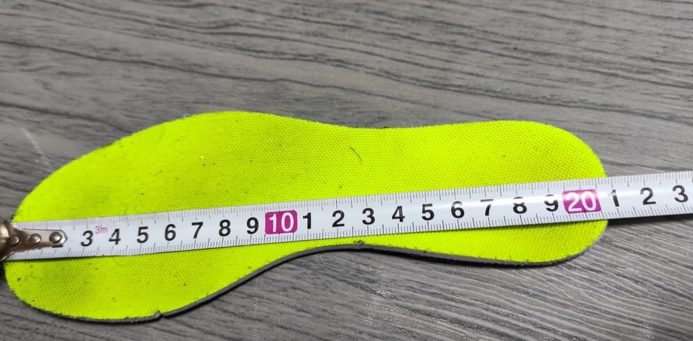 32 Nike оригінальні шкіряні дитячі сороканожки, бутси