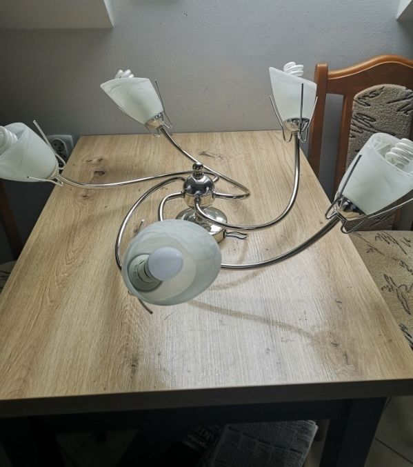 Lampa sufitowa na 5 kloszy