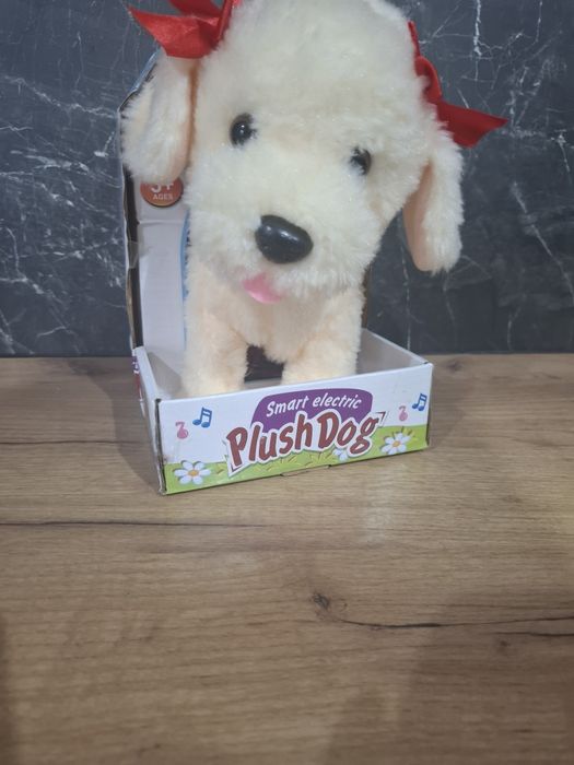 Interaktywny pluszowy piesek – szczeka, rusza się i reaguje na głos!