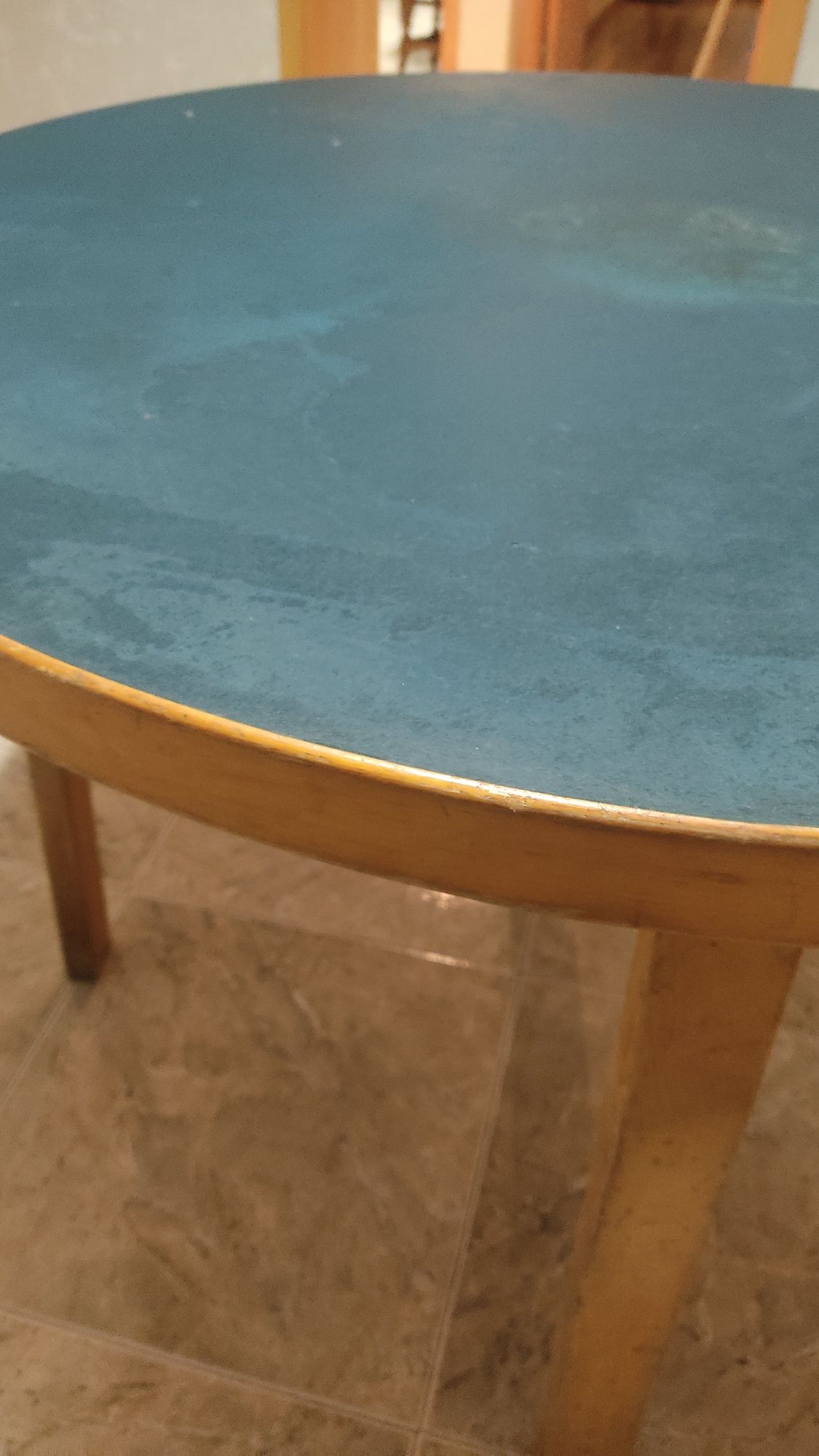Mesa de jogos em madeira