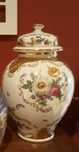 Pote decorativo em porcelana